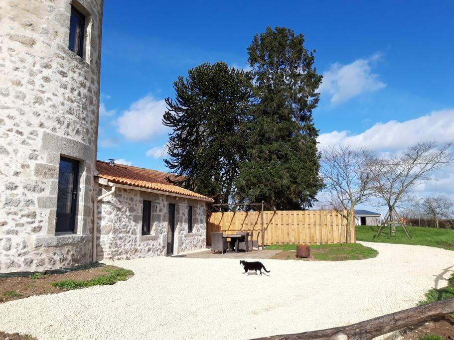 Loue Ancien Moulin A Vent Avec Piscine Et Jacuzzi Villa Neuvy-Bouin Exterior foto